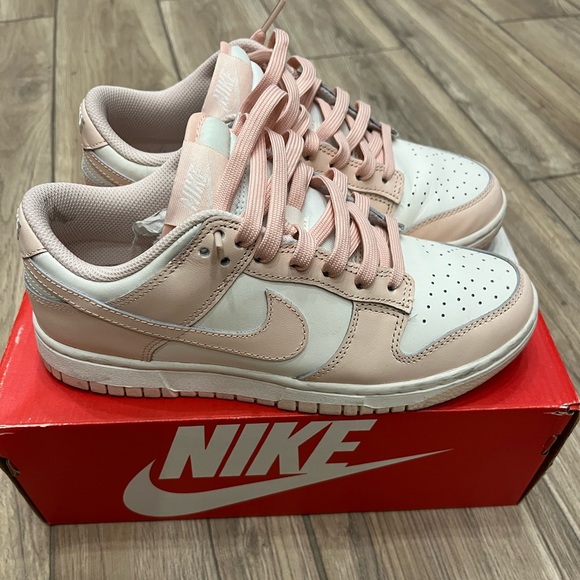 Nike Shoes - Nike Dunk